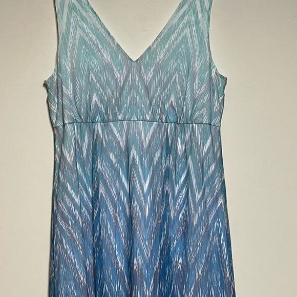 Luxe By Carmen Marc Valvo Multi Color Chevron Zig Zag Maxi Dress Size 14 - Picture 6 of 7
